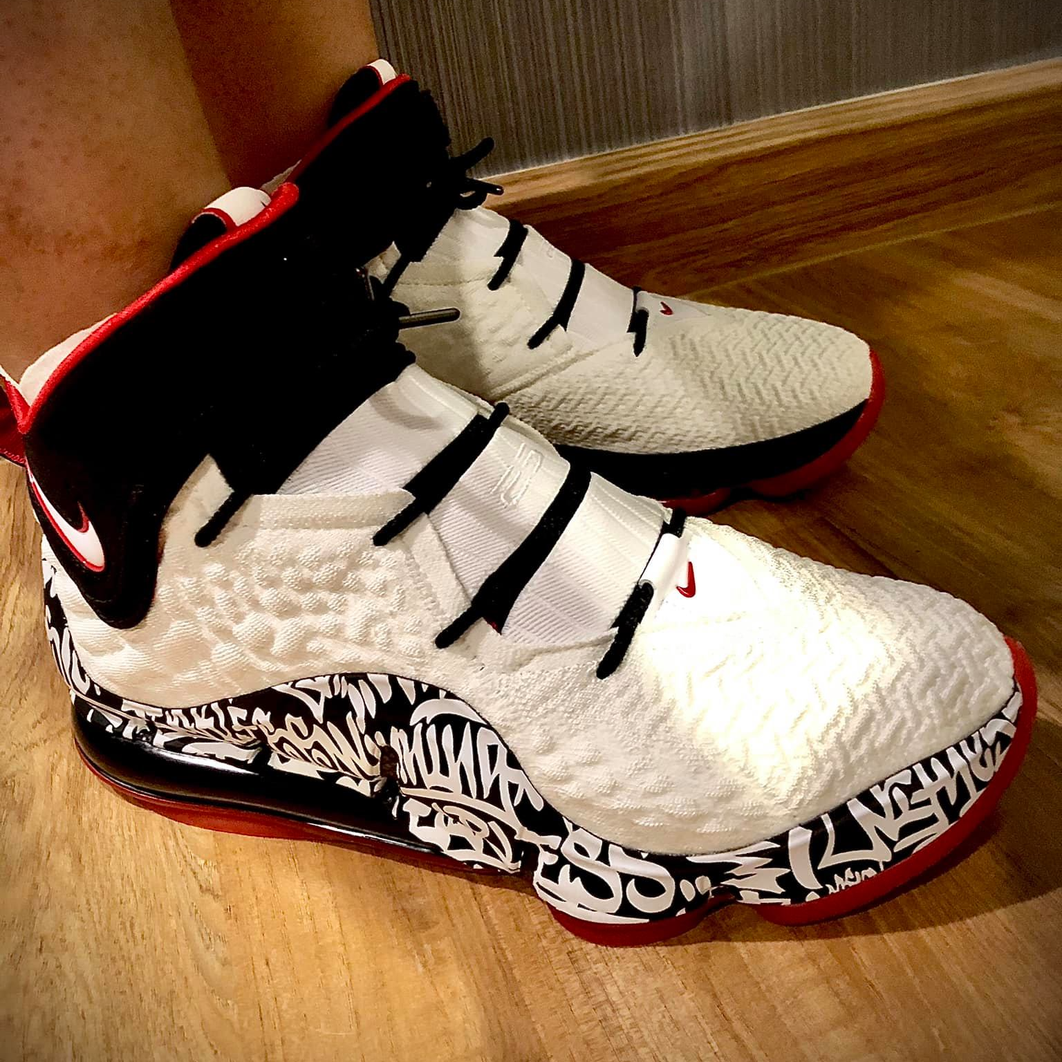  Giày Nike LeBron 17 EP ‘LeBron 4 Graffiti’ 