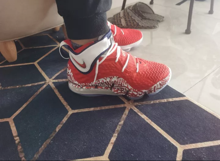  Giày Nike LeBron 17 EP ‘LeBron 4 Red Graffiti’ 
