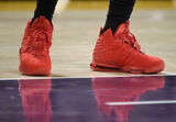  Giày Nike LeBron 17 EP ‘Red Carpet’ 