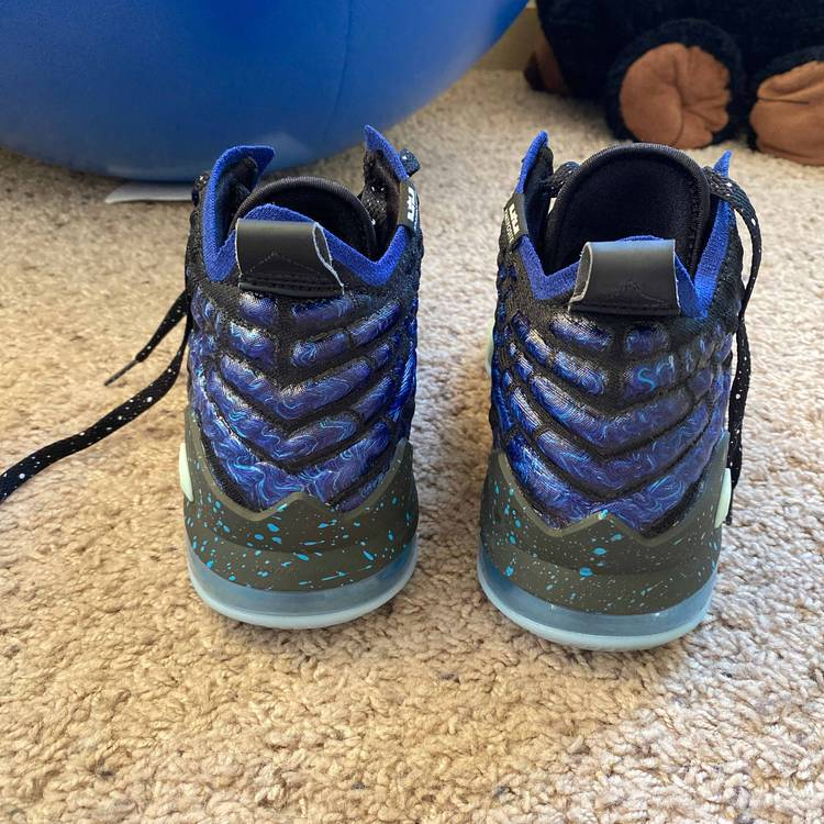  Giày Nike LeBron 17 GS ‘Constellations’ 