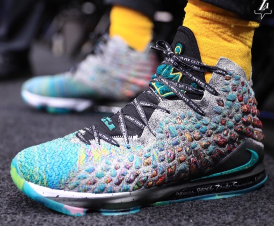  Giày Nike LeBron 17 ‘I Promise’ 