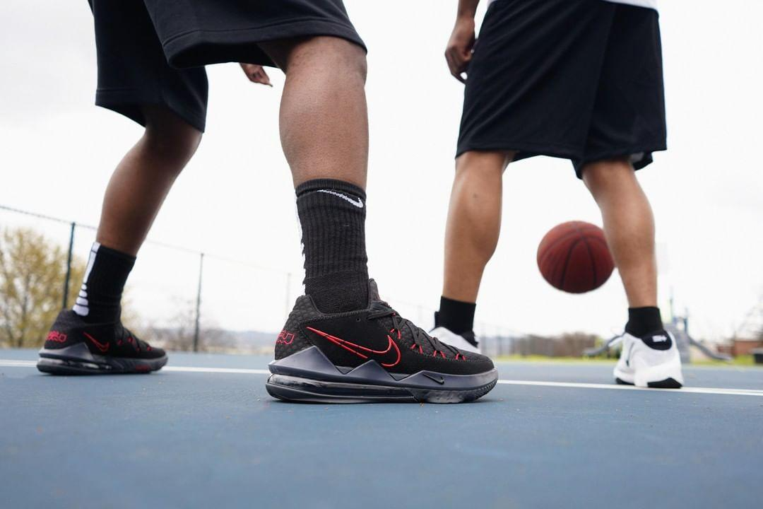  Giày Nike LeBron 17 Low ‘Bred’ 
