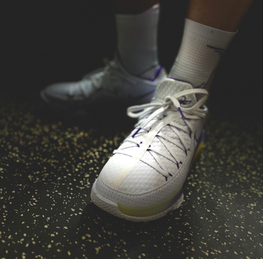  Giày Nike LeBron 17 Low ‘Lakers’ 
