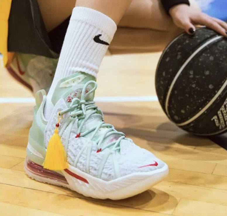  Giày Nike LeBron 18 GS ‘Empire Jade’ 