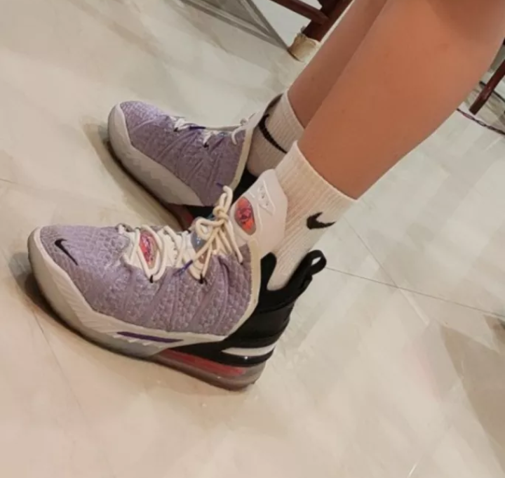  Giày Nike LeBron 18 GS ‘Graffiti’ 