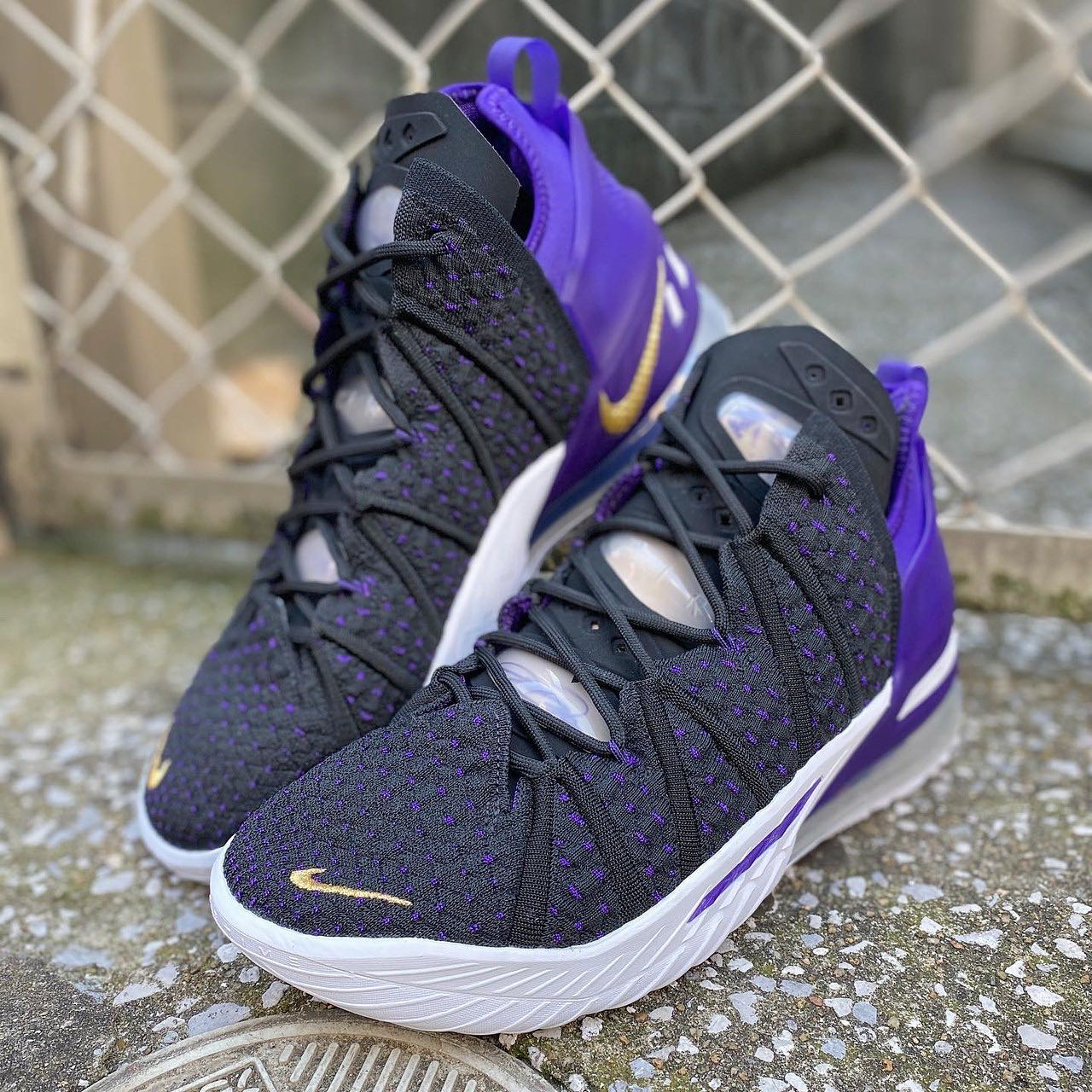  Giày Nike LeBron 18 ‘Lakers’ 