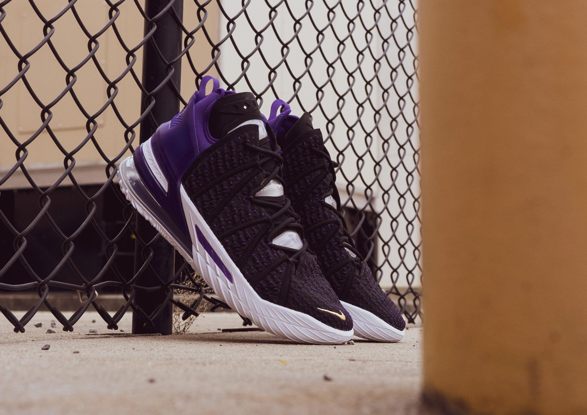  Giày Nike LeBron 18 ‘Lakers’ 