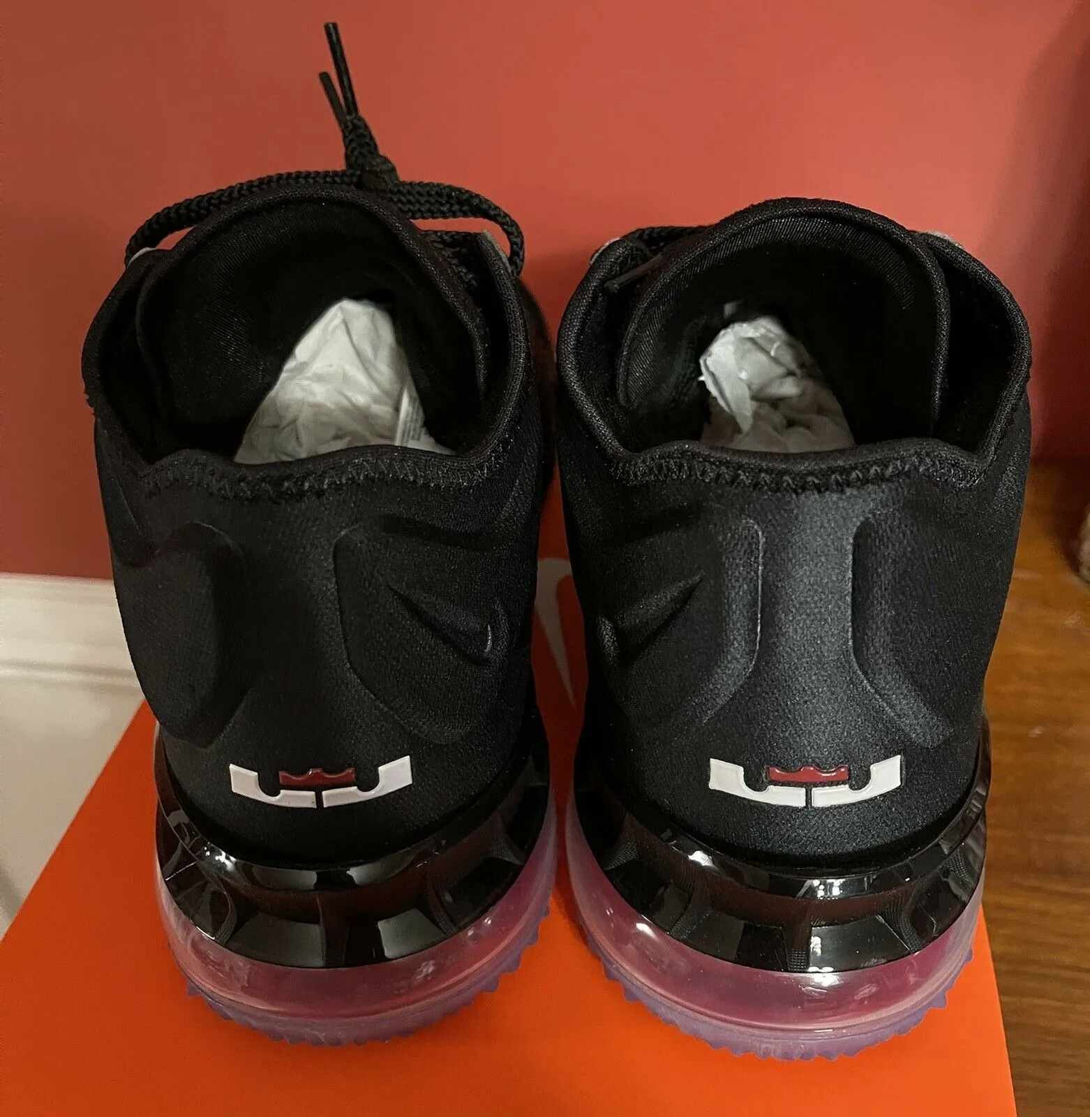  Giày Nike LeBron 18 Low ‘Bred’ 
