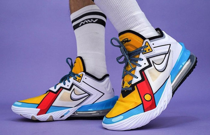  Giày Nike LeBron 18 Low ‘Stewie Griffin’ 