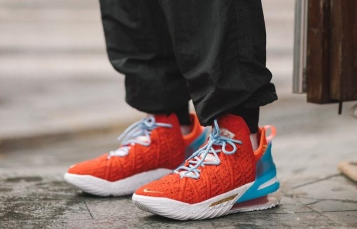  Giày Nike LeBron 18 ‘X-Mas In LA’ 