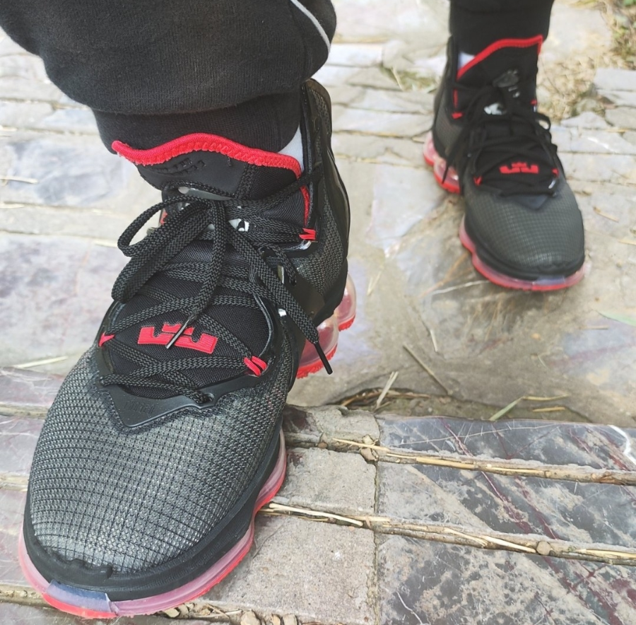  Giày Nike LeBron 19 ‘Bred’ 