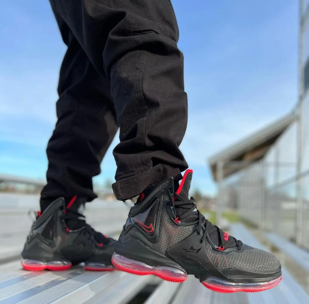  Giày Nike LeBron 19 ‘Bred’ 