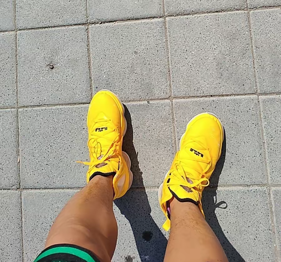  Giày Nike LeBron 19 ‘Hard Hat’ 