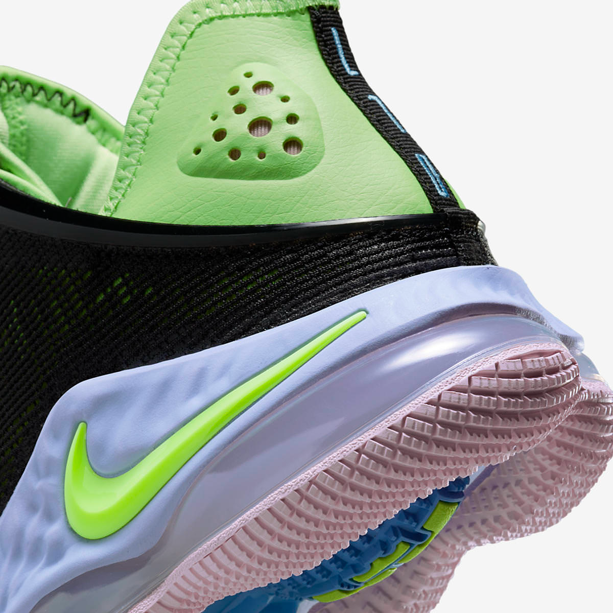  Giày Nike LeBron 19 Low ‘Black Volt’ 