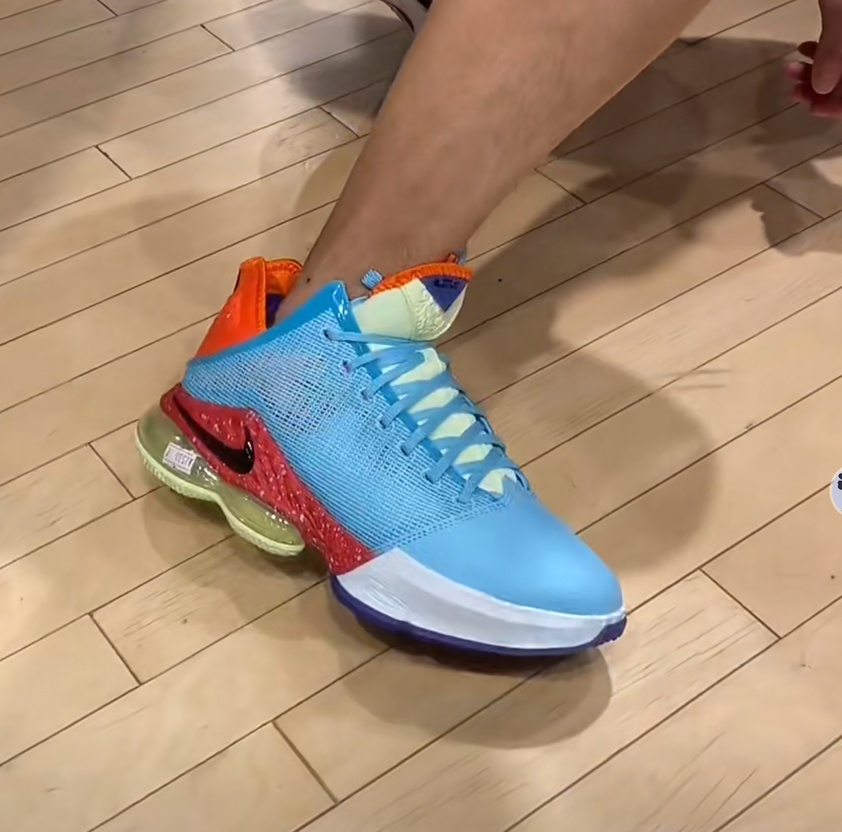  Giày Nike LeBron 19 Low ‘Blue Chill’ 