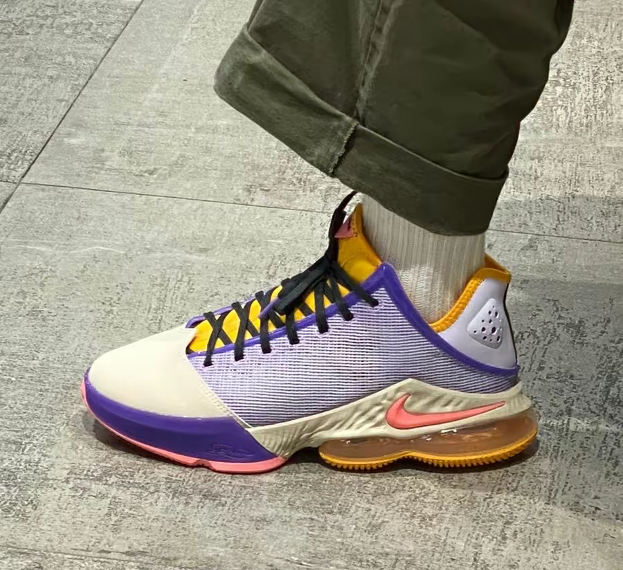  Giày Nike LeBron 19 Low ‘Mismatch’ 