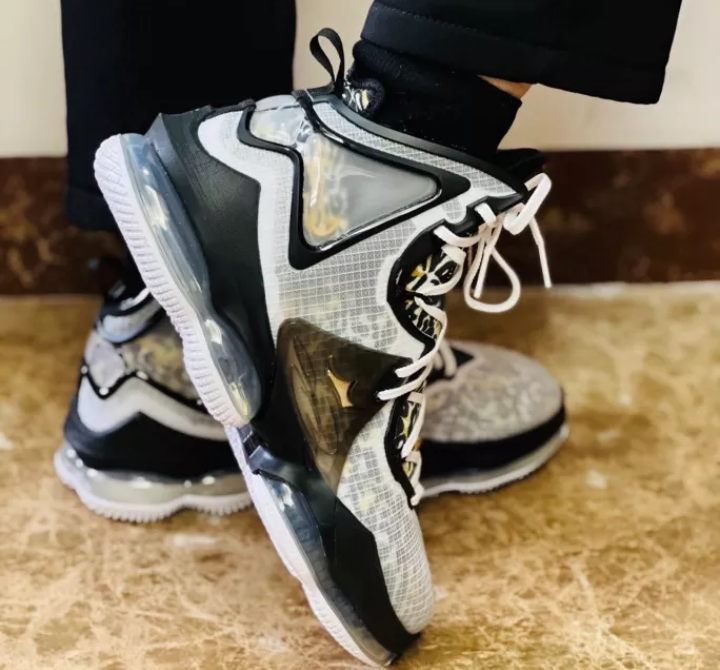  Giày Nike Lebron 19 ‘Royalty’ 