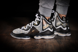  Giày Nike Lebron 19 ‘Royalty’ 