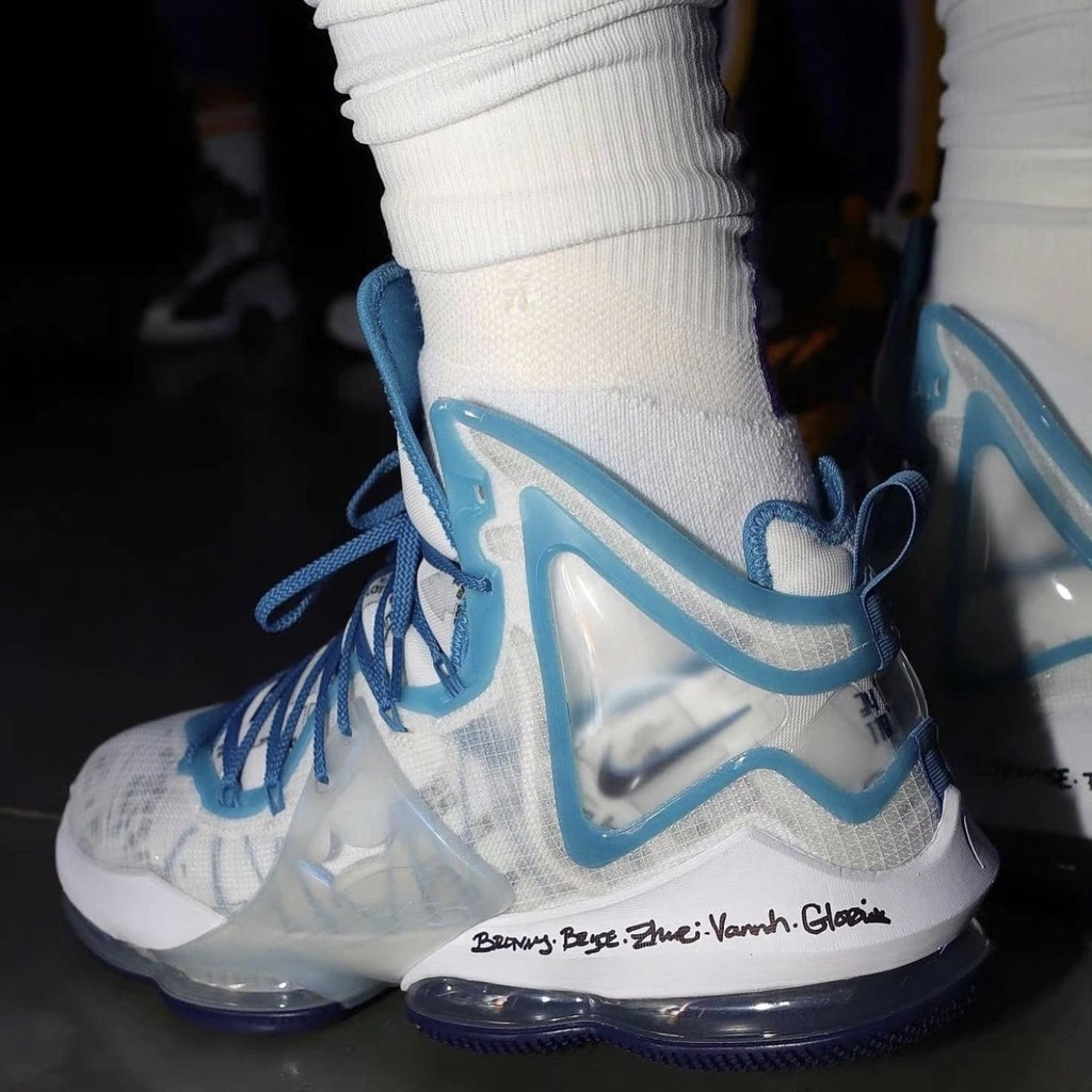  Giày Nike LeBron 19 ‘Space Jam’ 