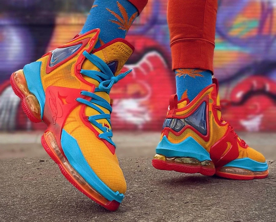  Giày Nike Lebron 19 ‘Tune Squad’ 