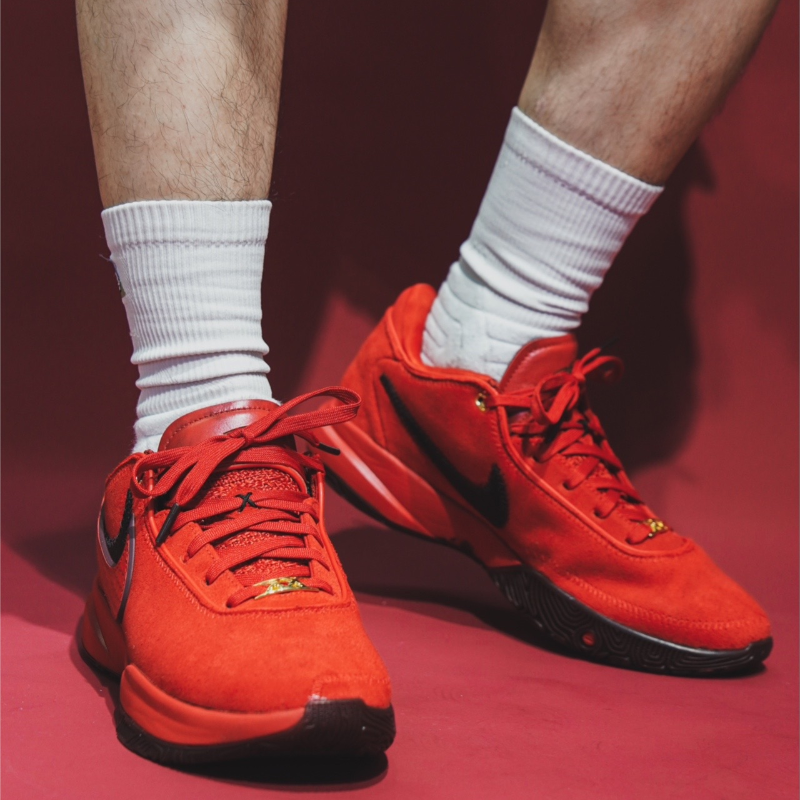  Giày Nike Lebron 20 ‘Liverpool’ 