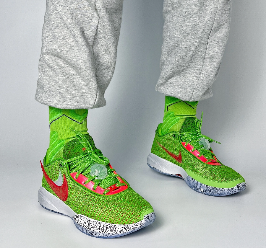  Giày Nike LeBron 20 ‘Stocking Stuffer’ 