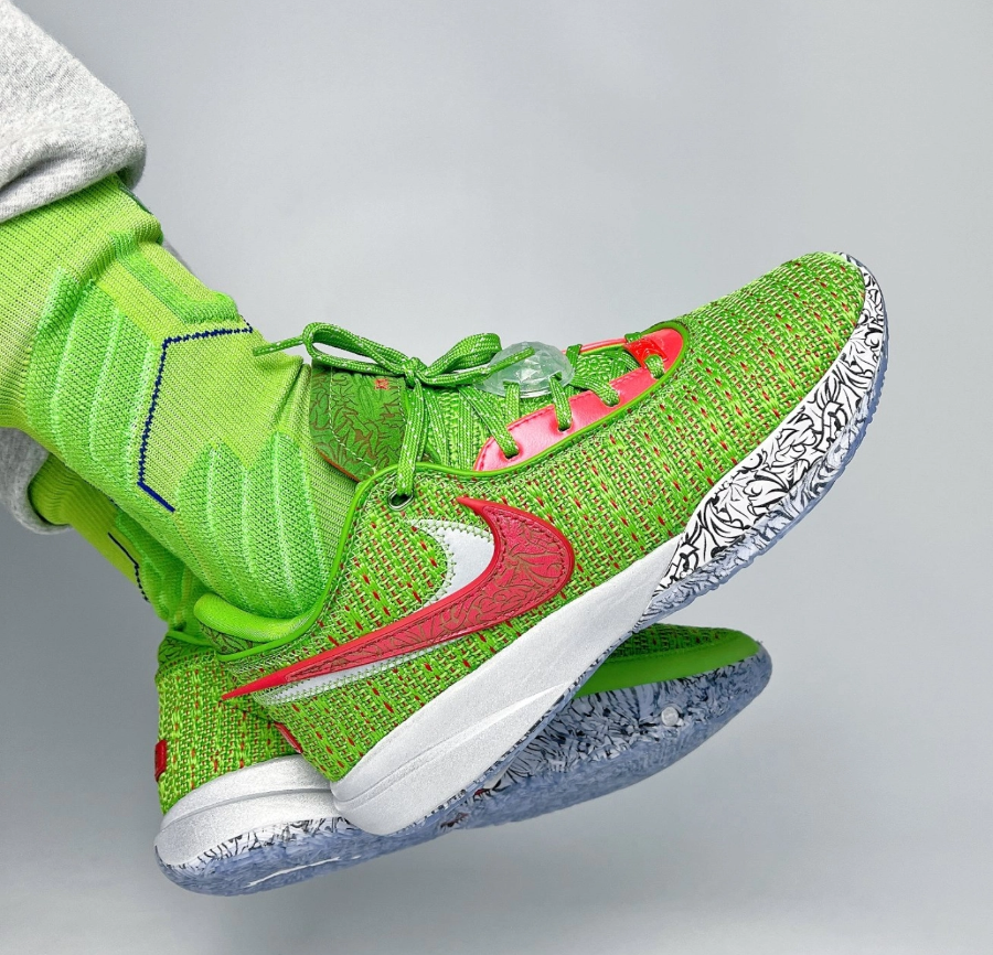  Giày Nike LeBron 20 ‘Stocking Stuffer’ 