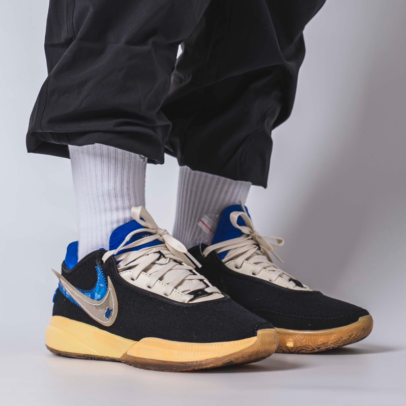  Giày Nike LeBron 20 ‘Uninterrupted Speak Your Truth’ 