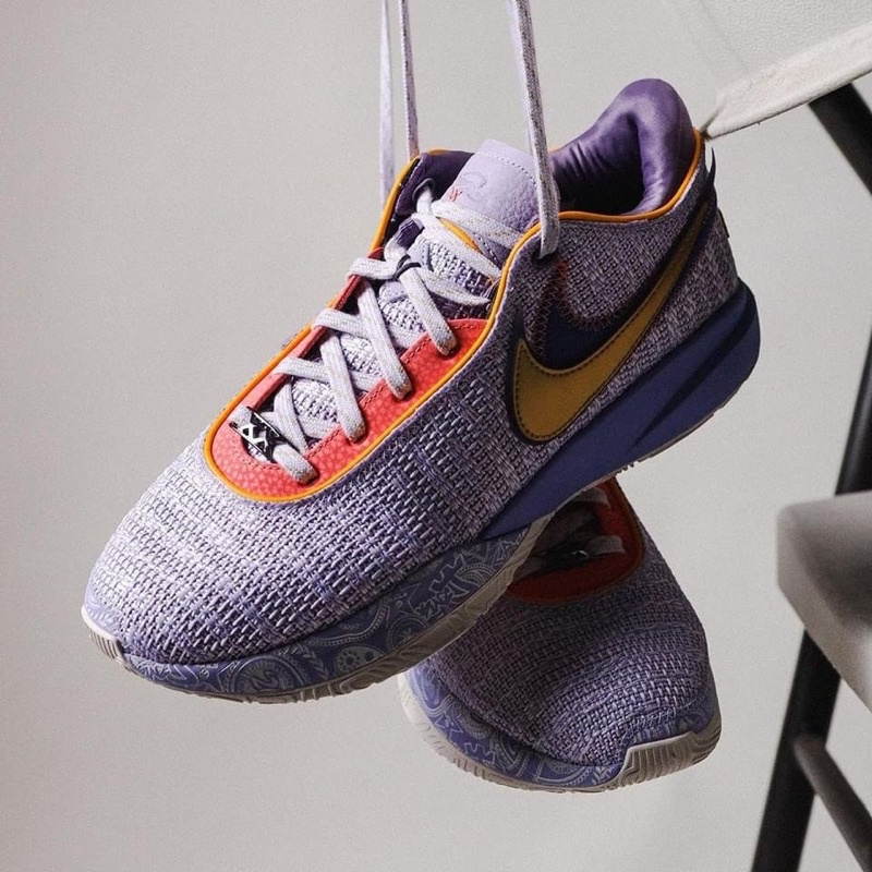  Giày Nike LeBron 20 ‘Violet Frost’ 