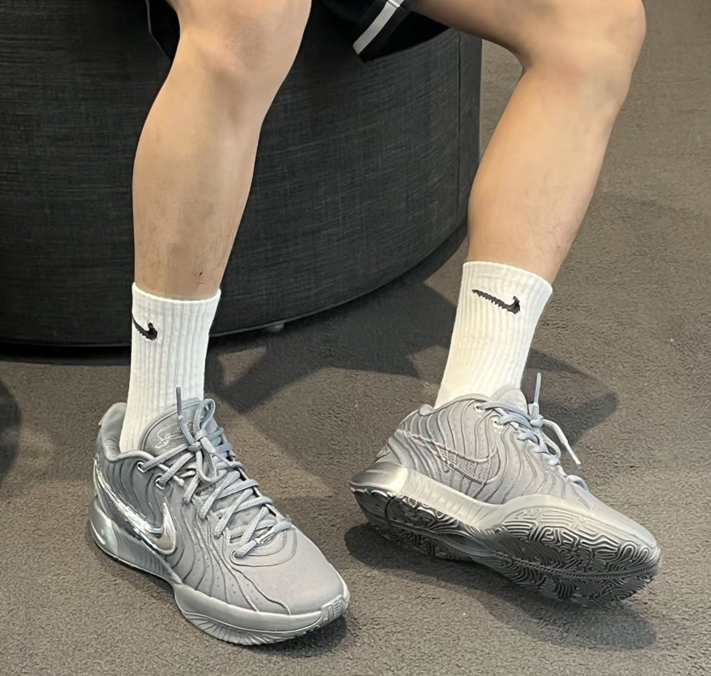  Giày Nike LeBron 21 ‘Cool Grey’ 