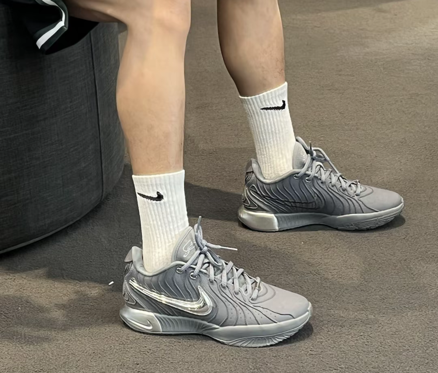  Giày Nike LeBron 21 ‘Cool Grey’ 