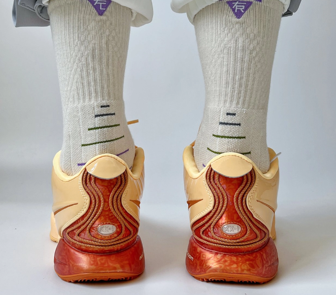  Giày Nike LeBron 21 ‘Melo Melo’ 