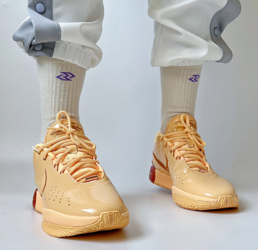  Giày Nike LeBron 21 ‘Melo Melo’ 