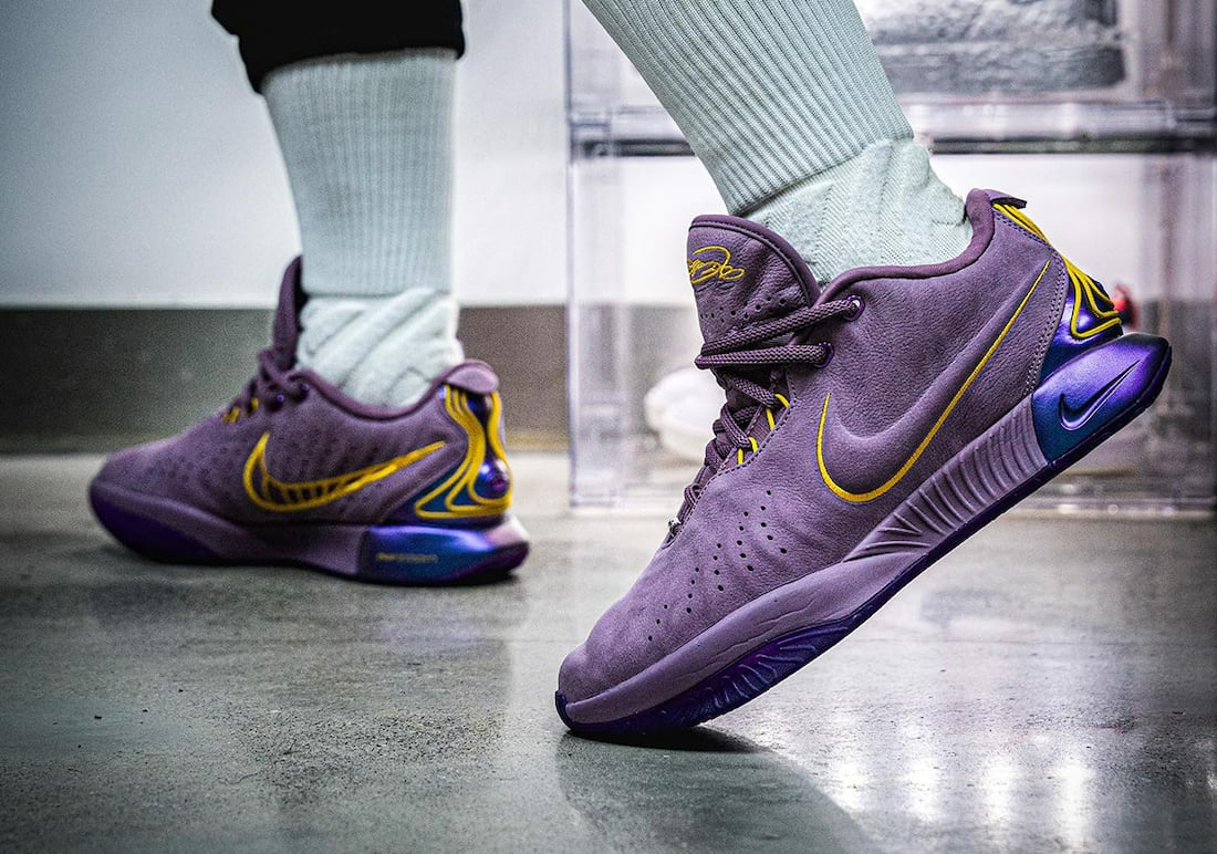  Giày Nike LeBron 21 ‘Purple Rain’ 