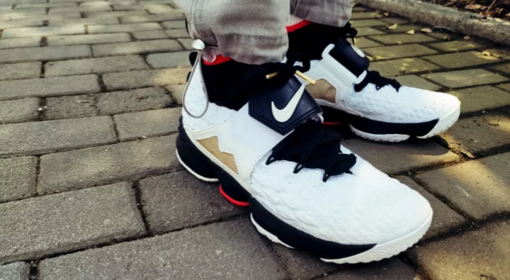  Giày Nike LeBron 9 ‘Miami Heat Home’ 