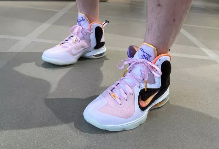  Giày Nike LeBron 9 ‘Regal Pink and Velvet Brown’ 