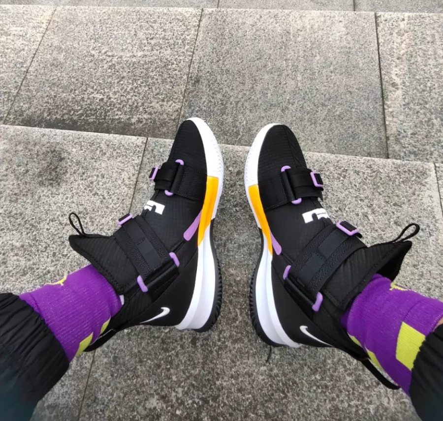  Giày Nike LeBron Soldier 13 ‘Black Yellow’ 