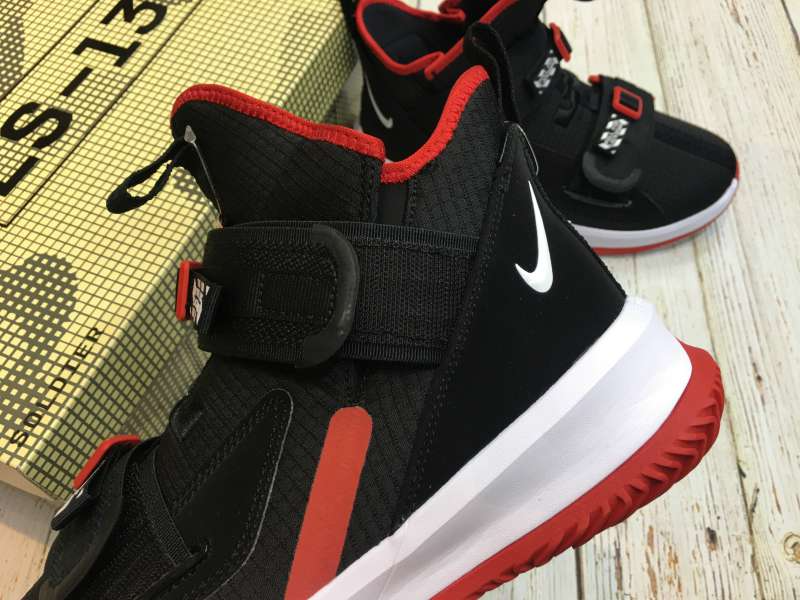  Giày Nike LeBron Soldier 13 ‘Bred’ 