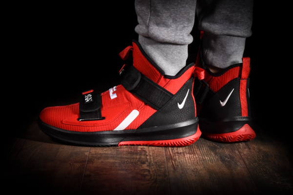  Giày Nike LeBron Soldier 13 SFG ‘Red Black’ 