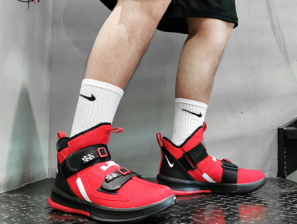  Giày Nike LeBron Soldier 13 SFG ‘Red Black’ 