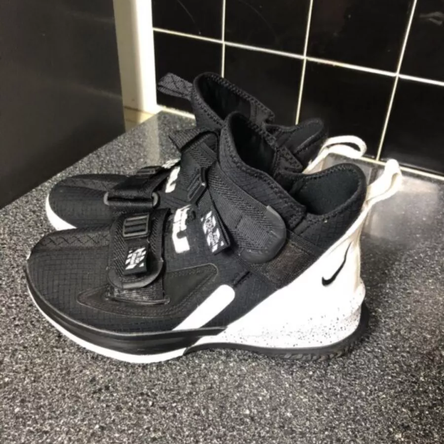  Giày Nike LeBron Soldier 13 SFG TB ‘Black White’ 
