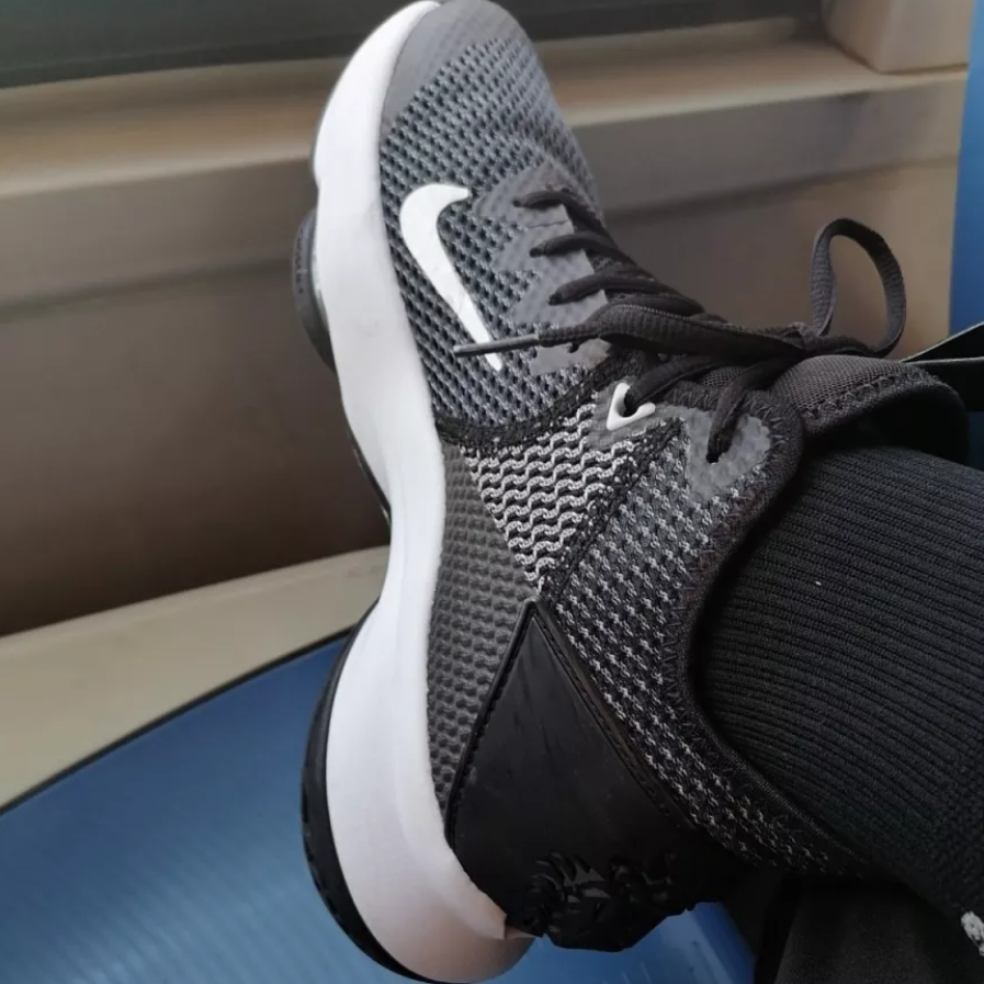  Giày Nike LeBron Witness 4 ‘Black’ 