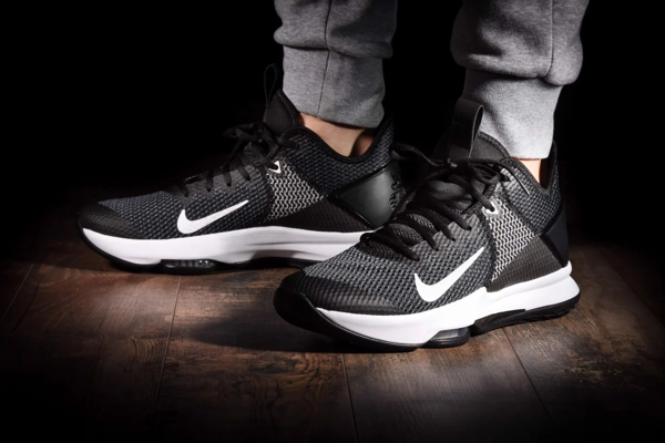  Giày Nike LeBron Witness 4 ‘Black’ 