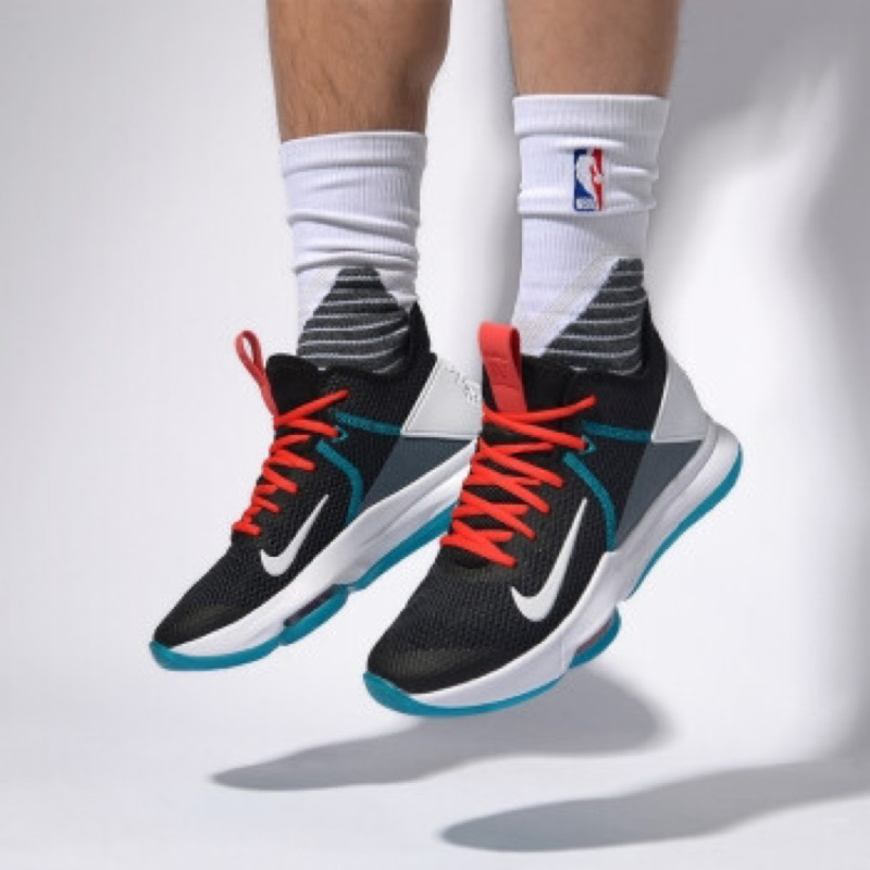  Giày Nike LeBron Witness 4 ‘Black Red Glass Blue’ 