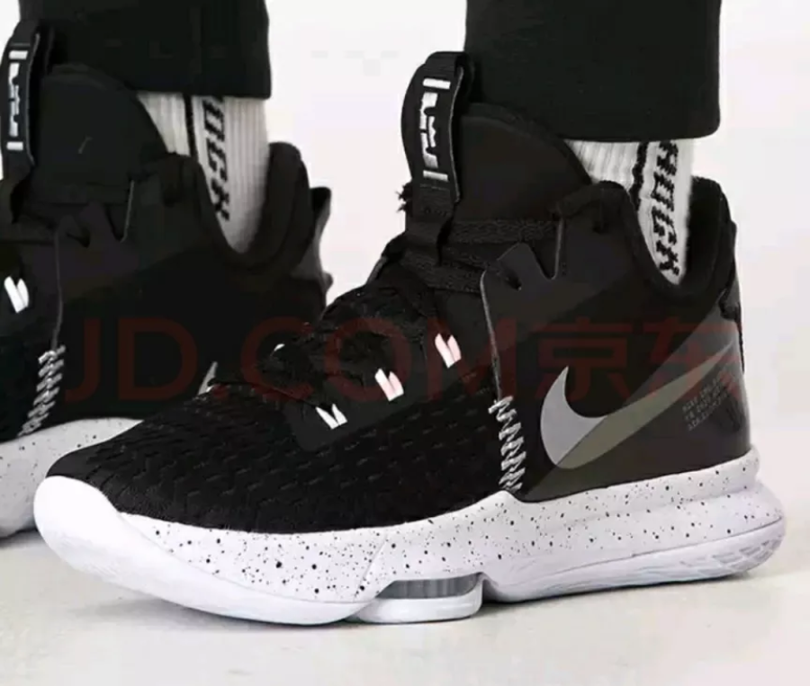  Giày Nike LeBron Witness 5 EP ‘Black Metallic Silver’ 