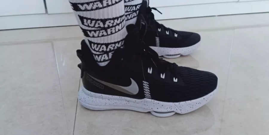  Giày Nike LeBron Witness 5 EP ‘Black Metallic Silver’ 