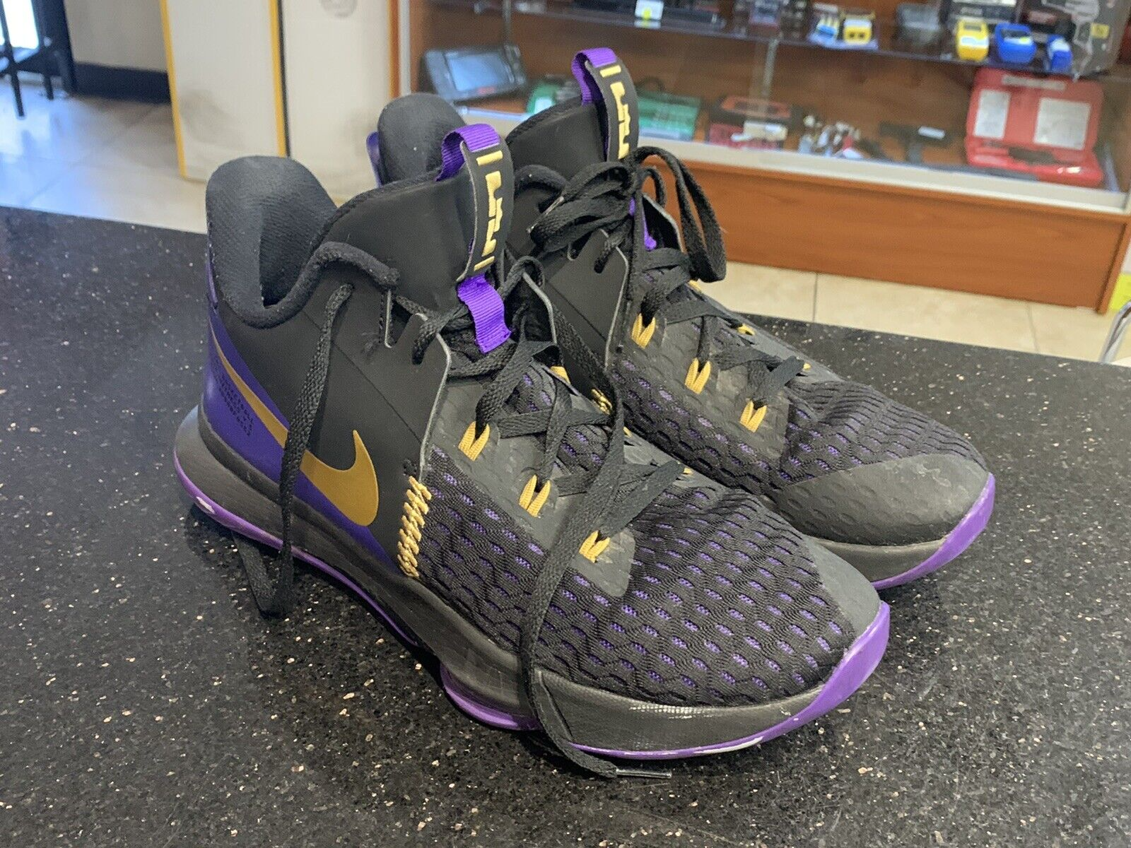  Giày Nike LeBron Witness 5 EP ‘Lakers’ 