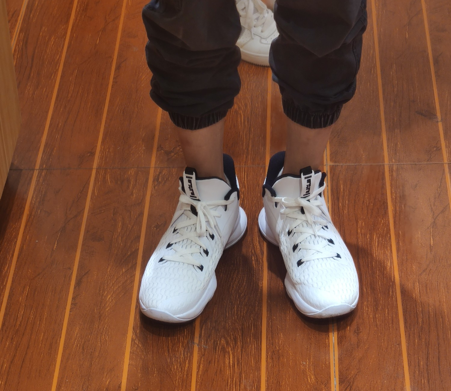  Giày Nike LeBron Witness 5 EP ‘White Black’ 