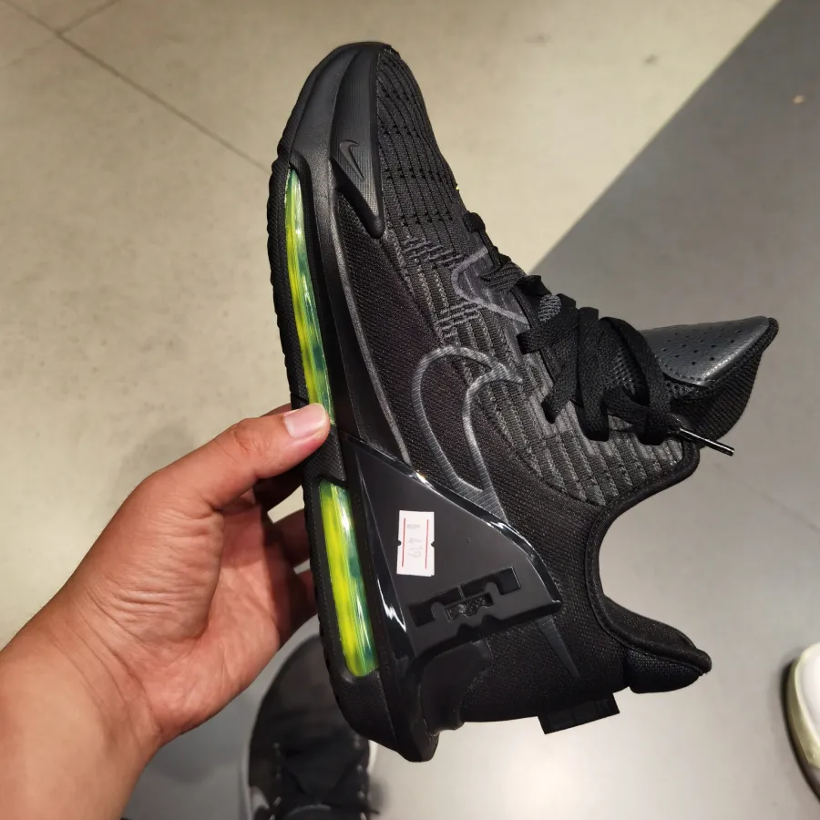  Giày Nike LeBron Witness 6 ‘Black Volt’ 
