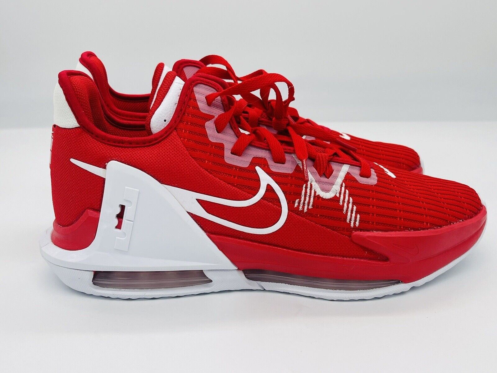  Giày Nike LeBron Witness 6 TB ‘University Red’ 